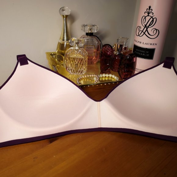 Victoria Secret T-Shirt Wireless Bra - Picture 2 of 6